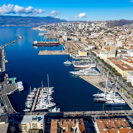 Area2 Center Luxury Rijeka