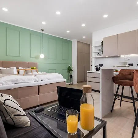 Area2 Center Luxury