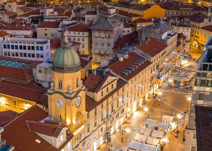 Area2 Center Luxury *